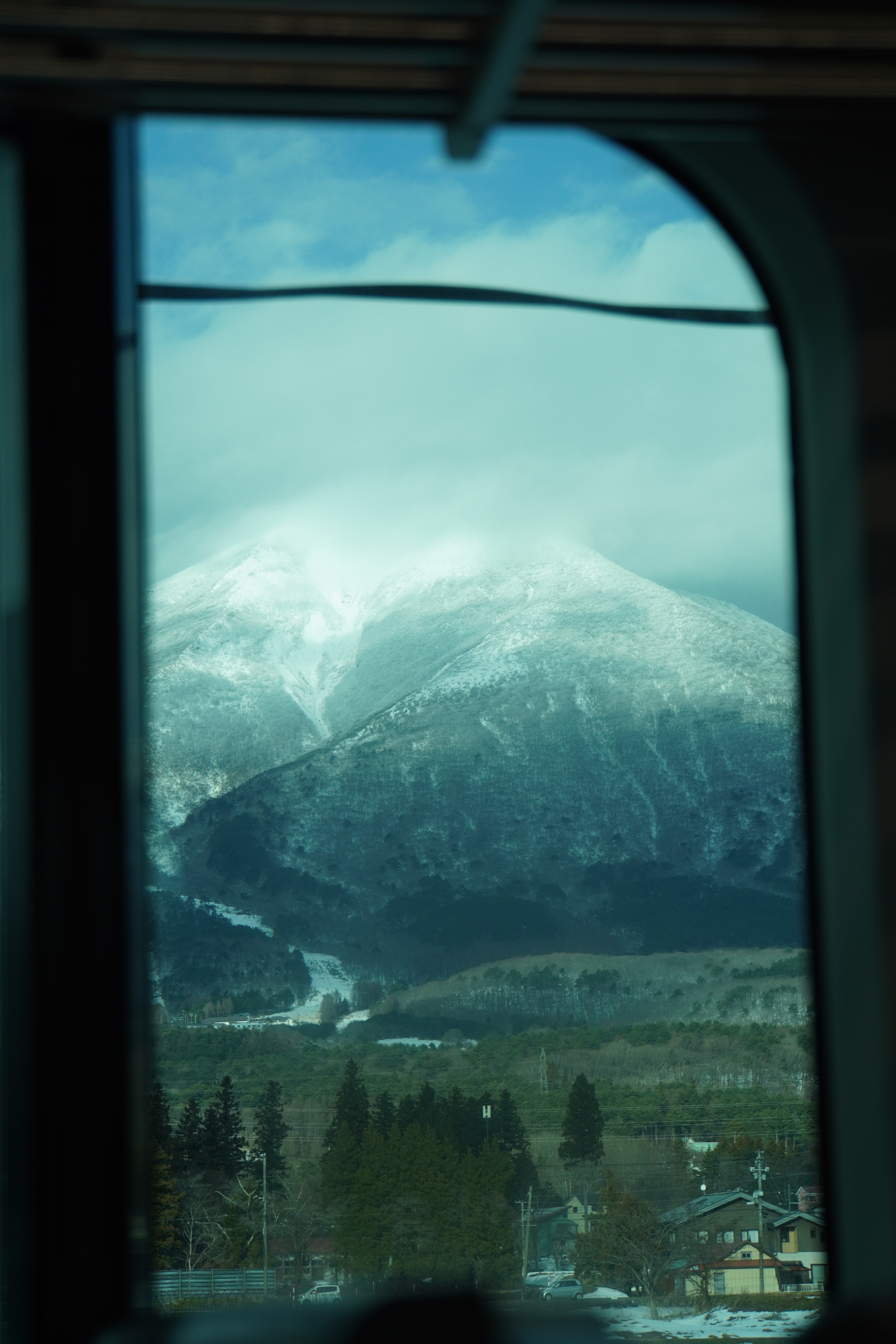 Ausblick aus Zug auf Berg