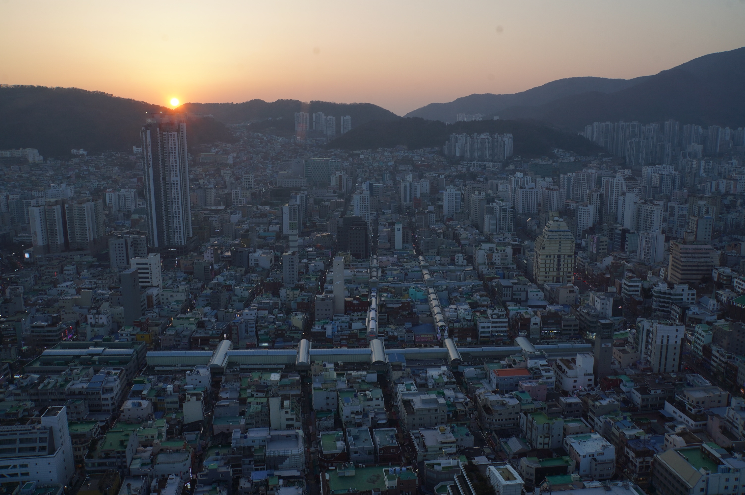 Sonnenuntergang über der Stadt