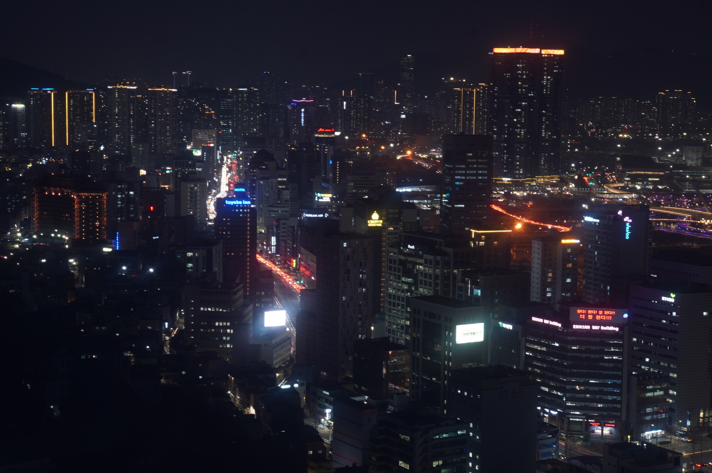 Sicht auf die Stadt in der Nacht 2