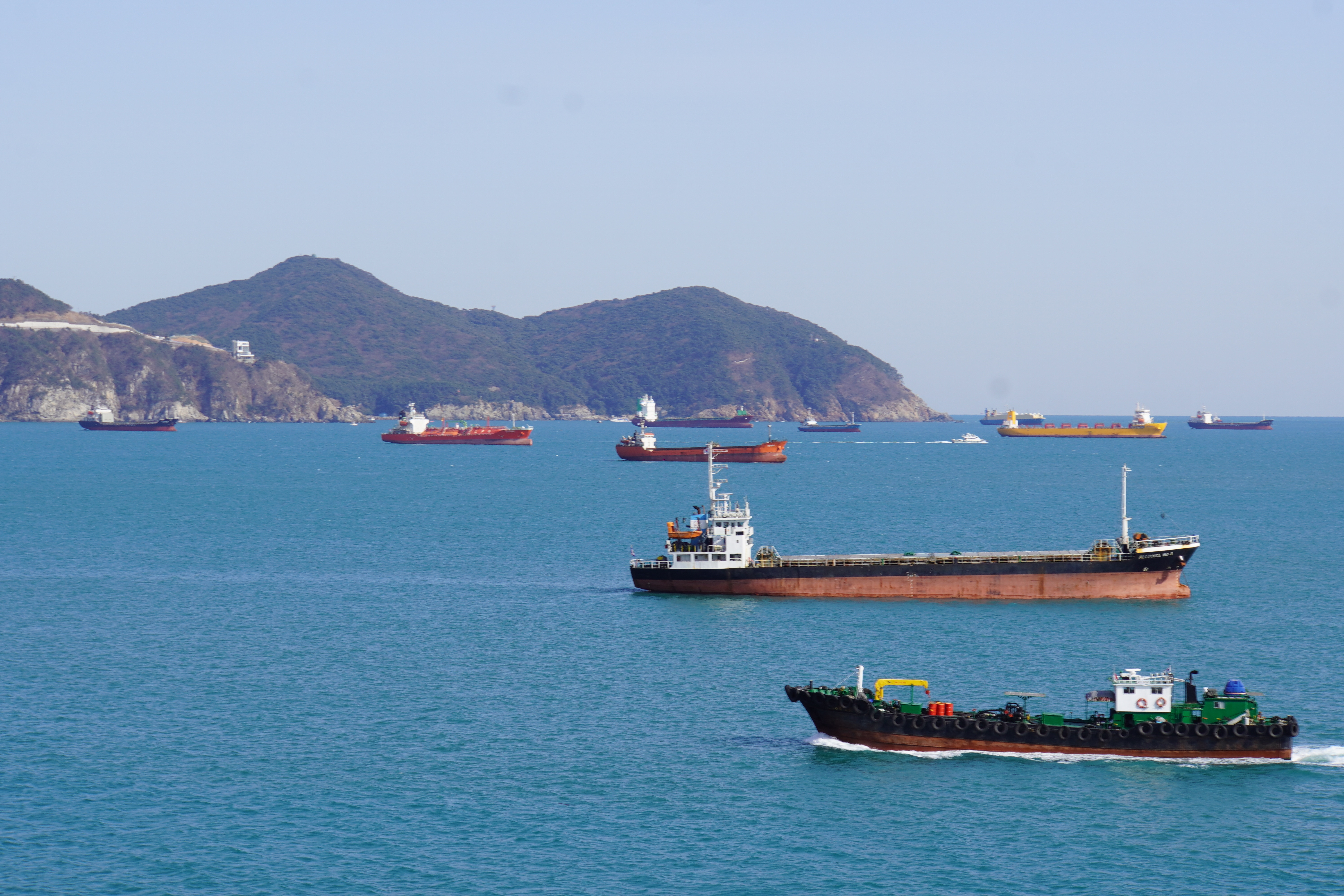 Fischerboote in der Bucht