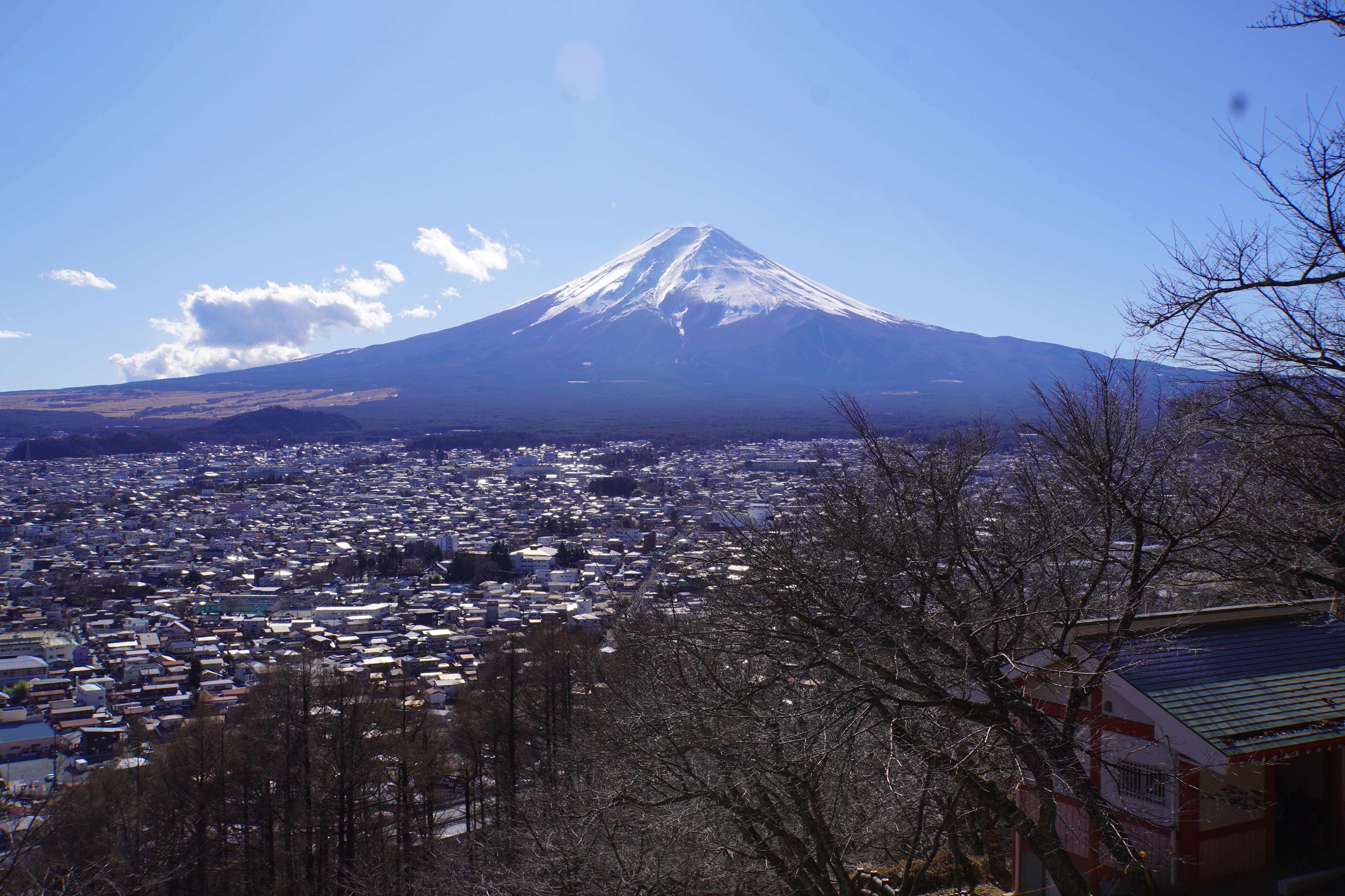 Mt. Fuji mit Stadt