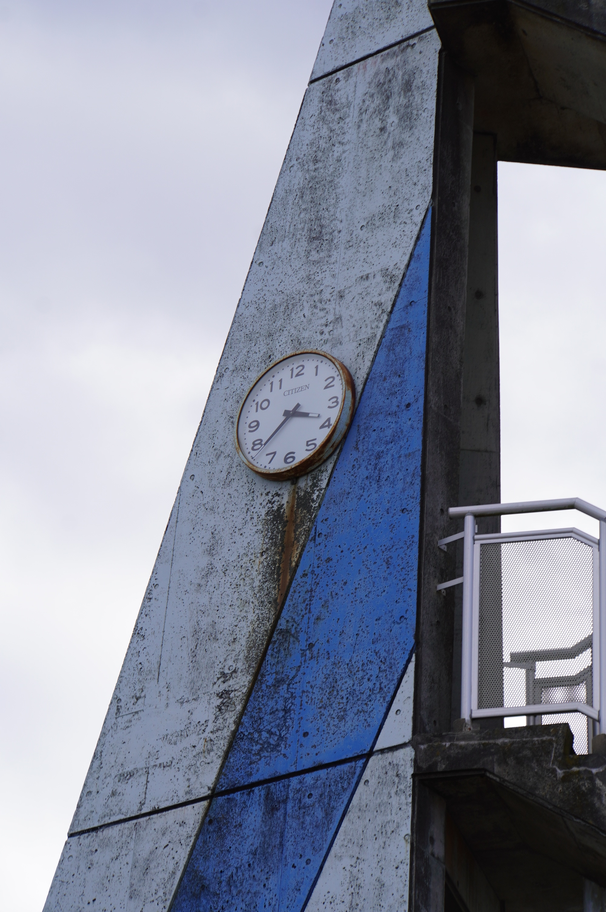 weitere stehengebliebene Uhr (closeup)
