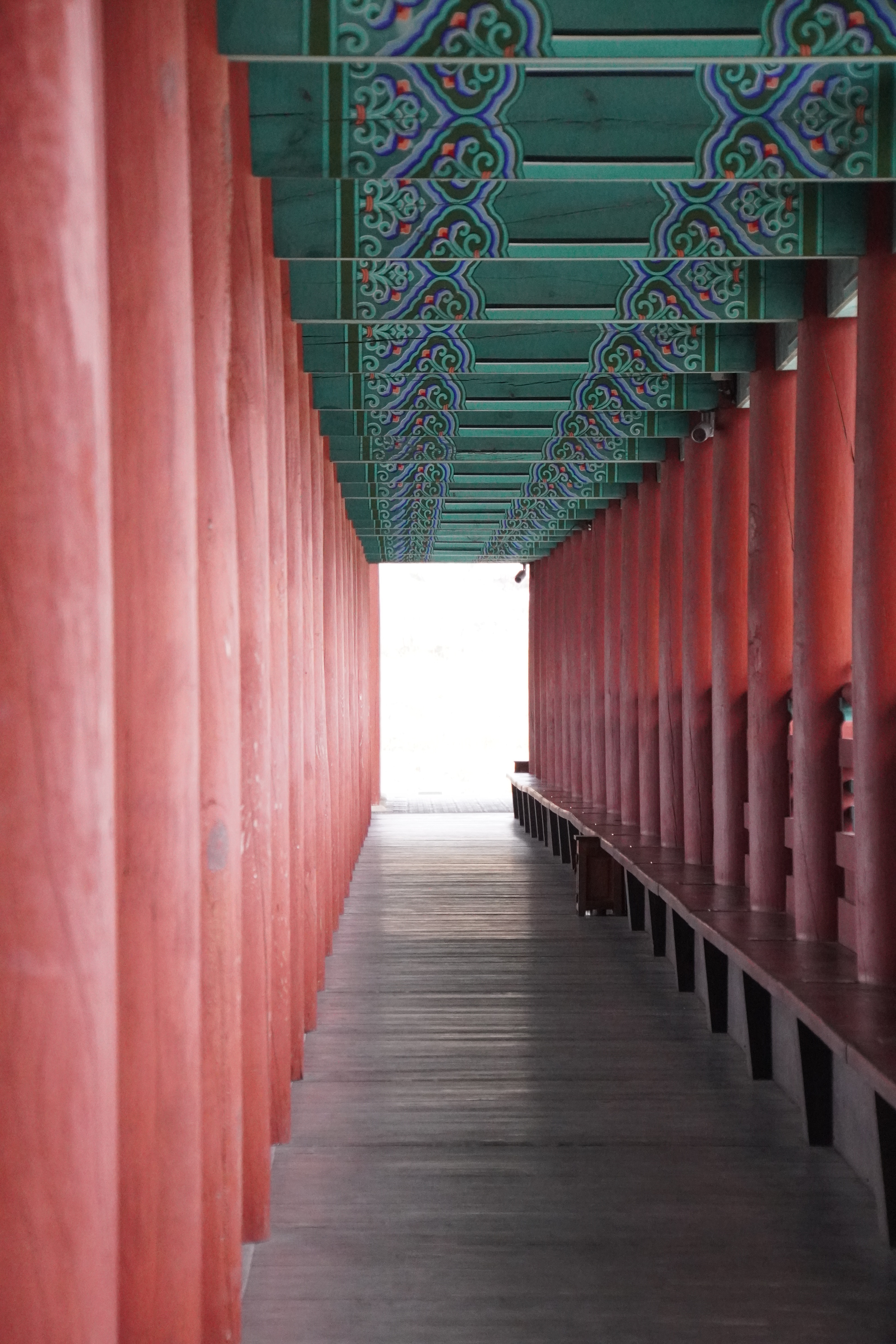 Gang durch die Brücke