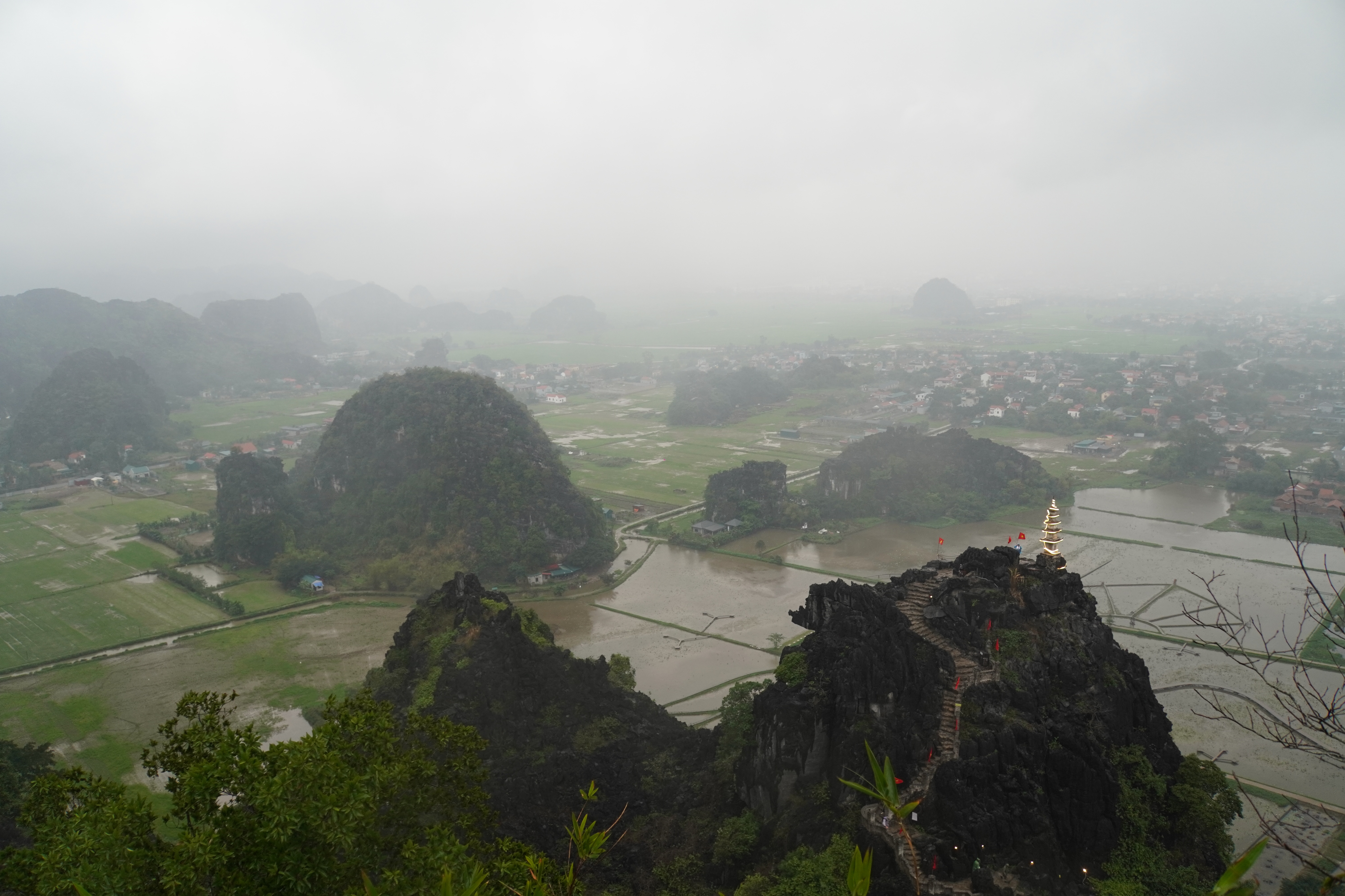 Blick auf Pagoda und Stadt