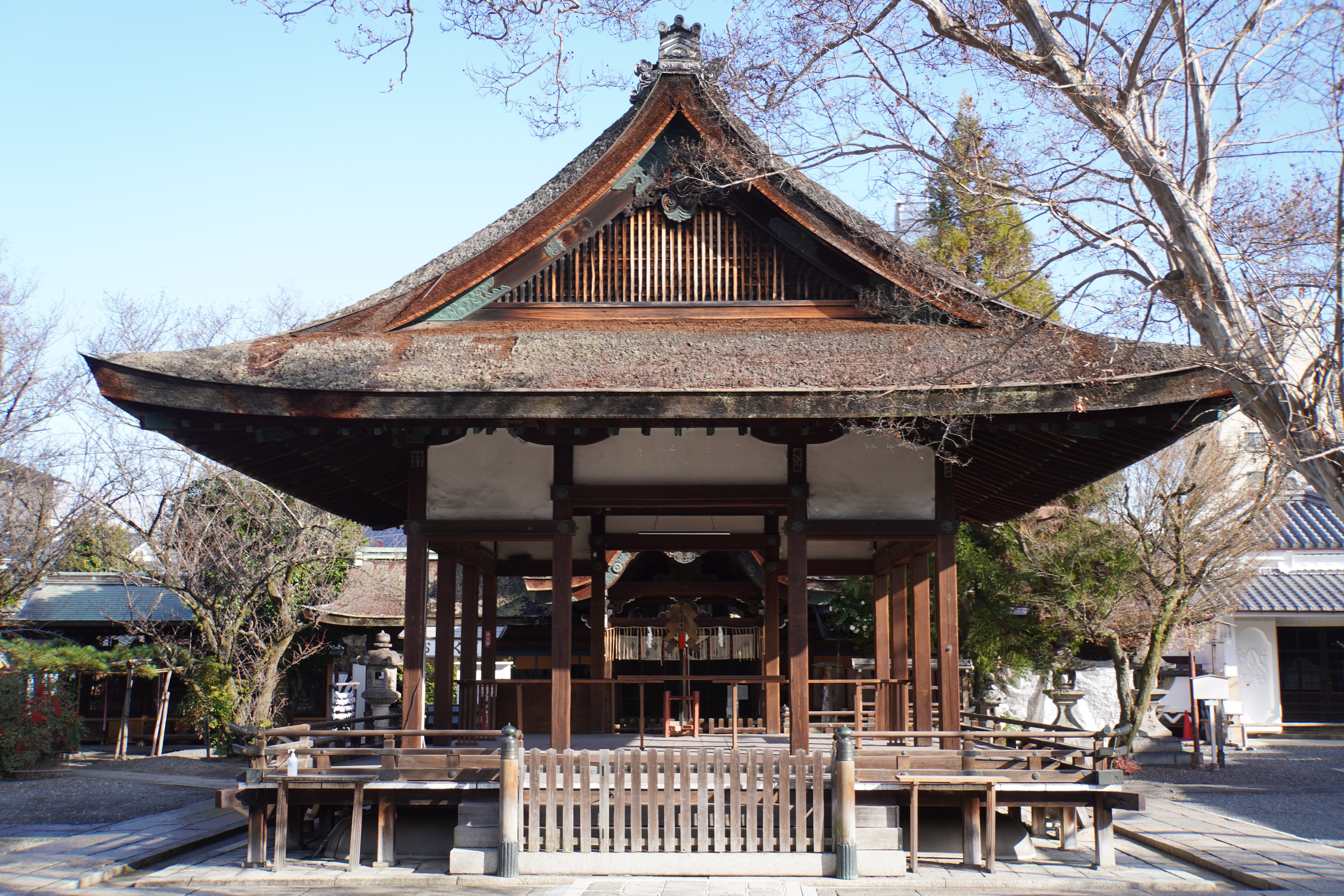 altes Gebäude vor Shrine