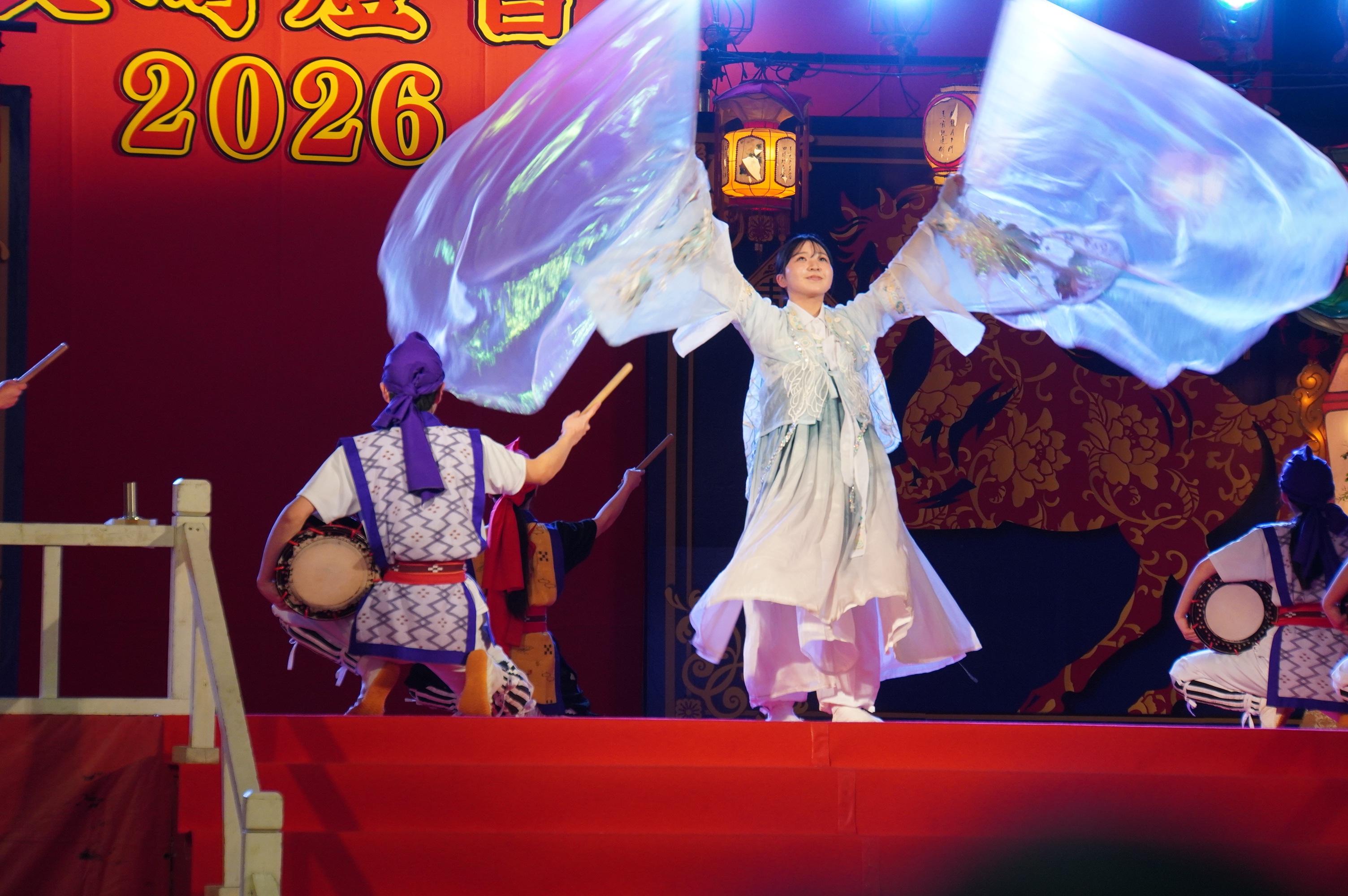 traditionelles Trommeln mit Tanz aus Okinawa 2