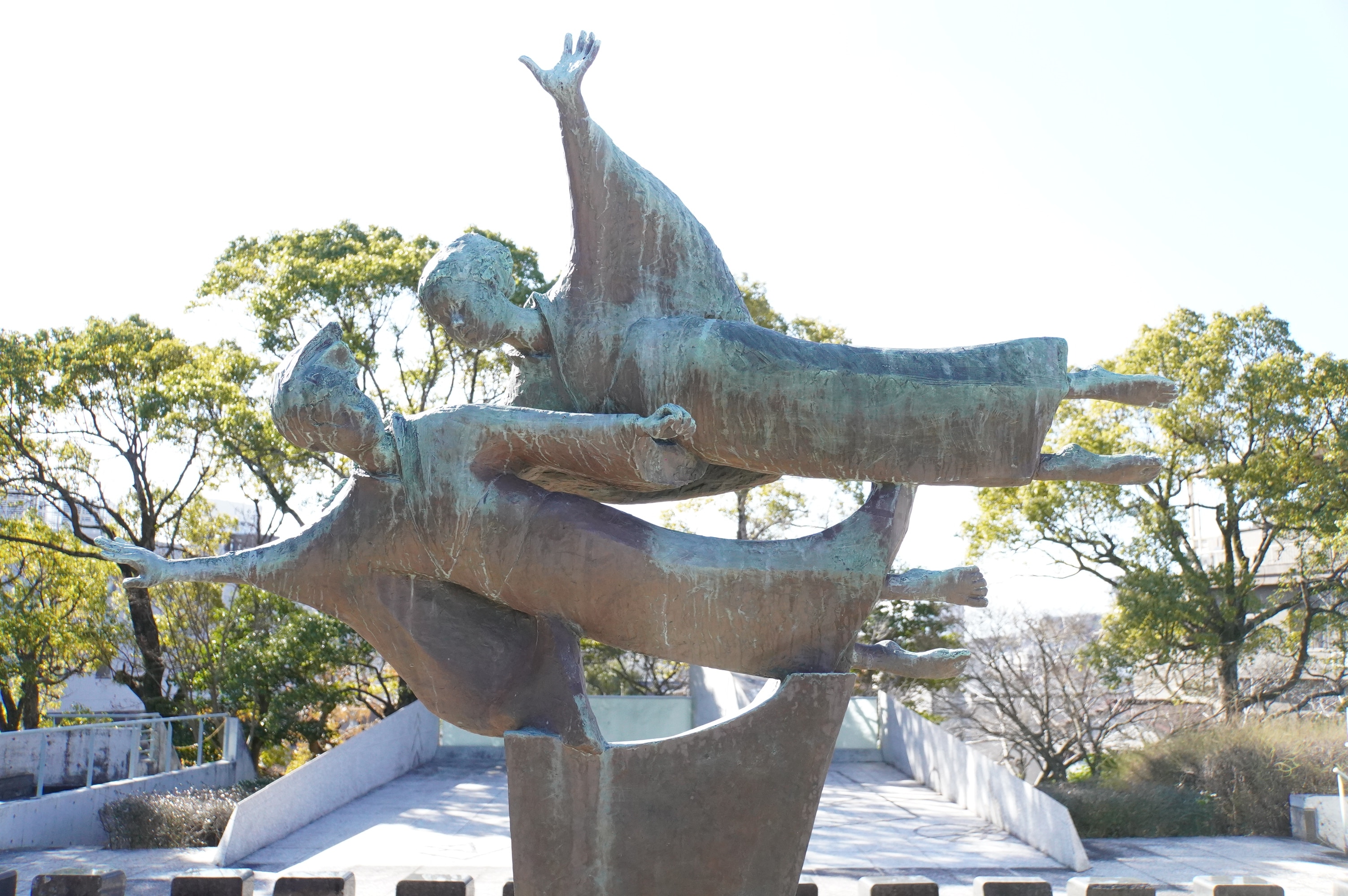 "Children Trusting in the Future" Denkmal