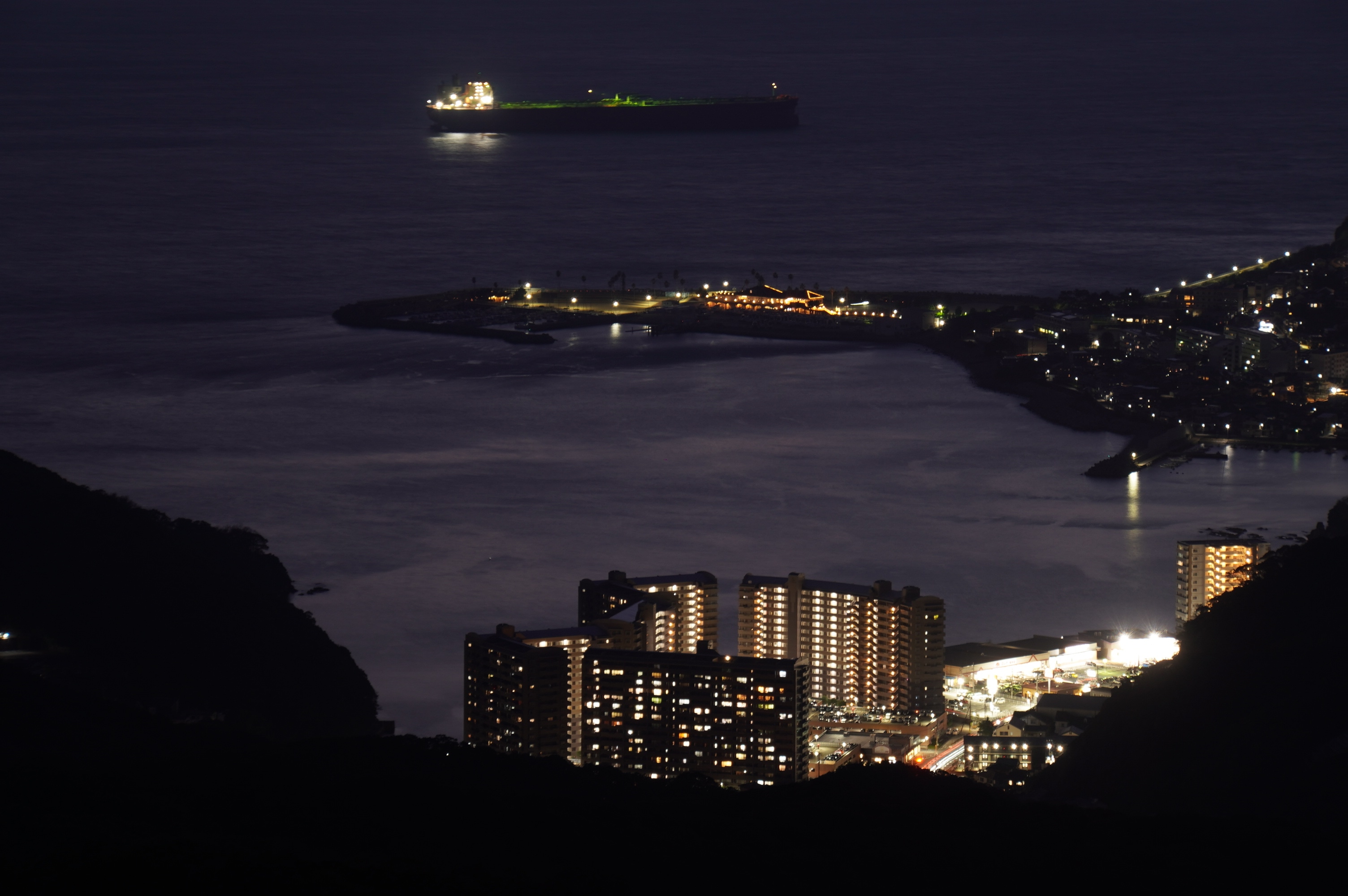 Blick aufs Meer bei Nacht