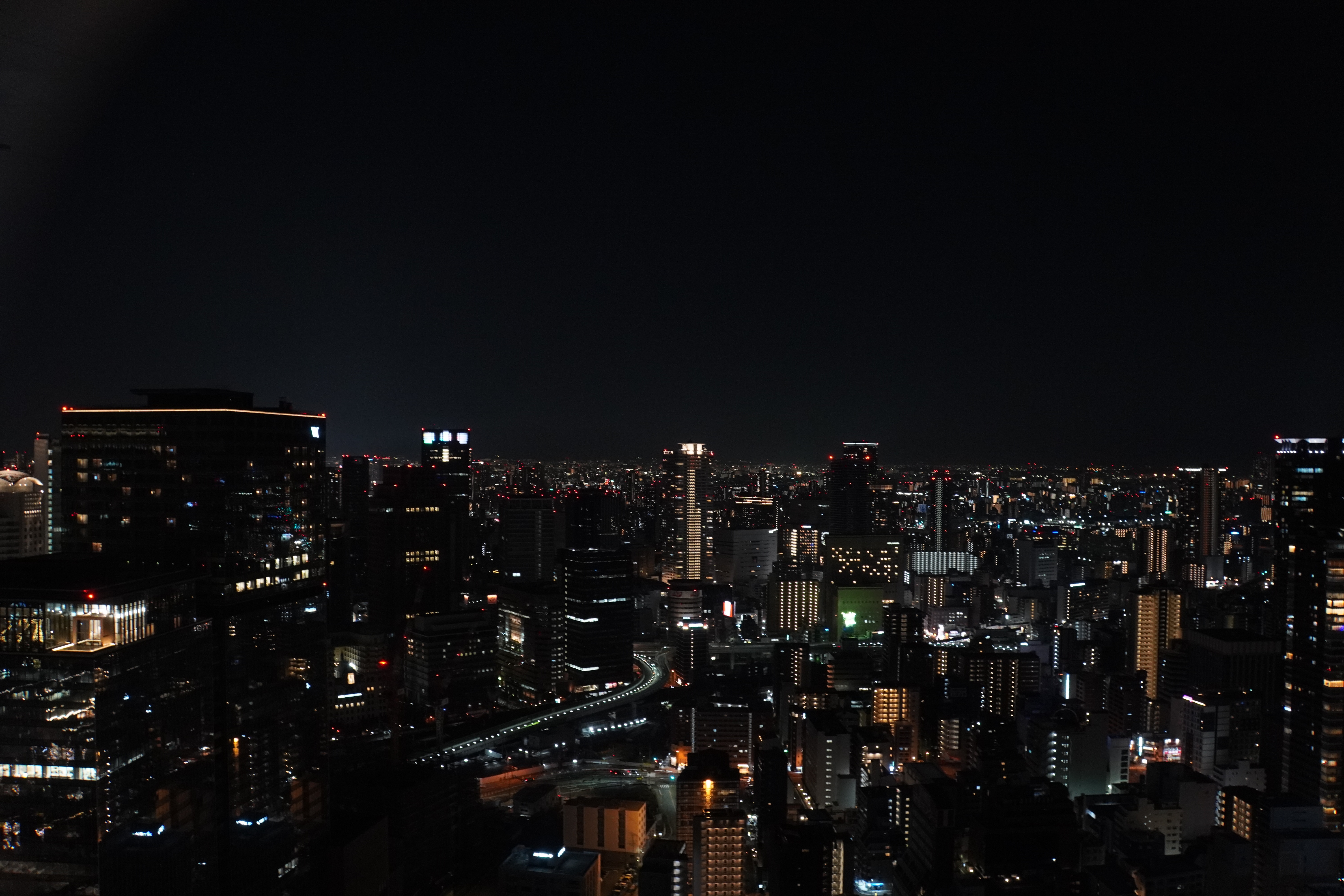 Aussicht auf Osaka bei Nacht