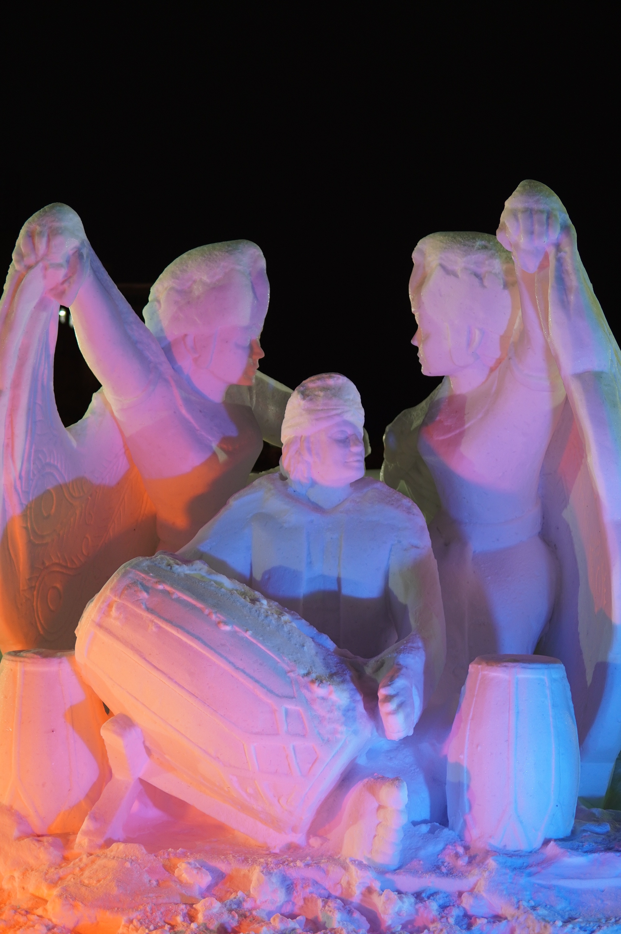 Schneekunst Trommel und Tanz