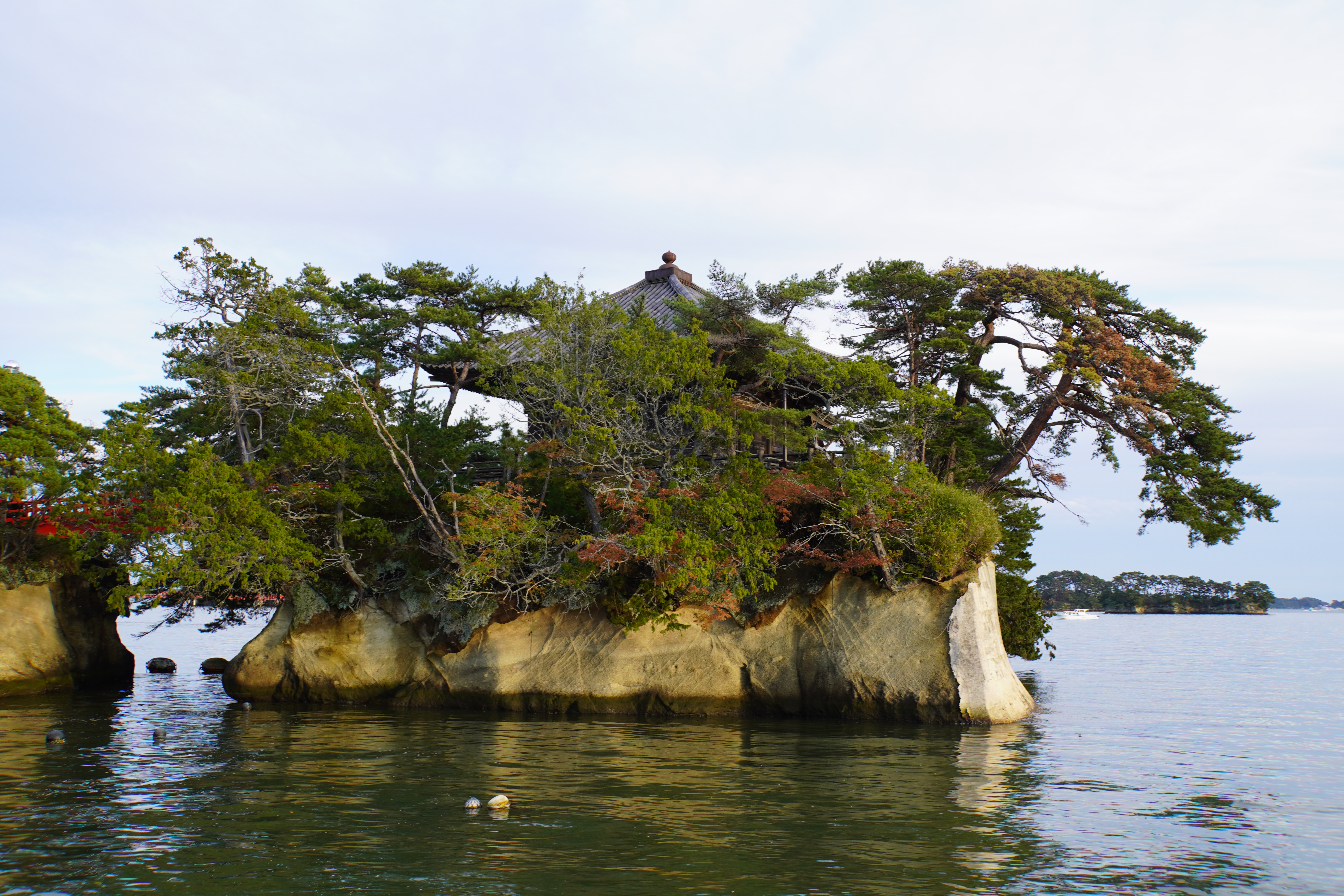 kleine Insel mit Tempel