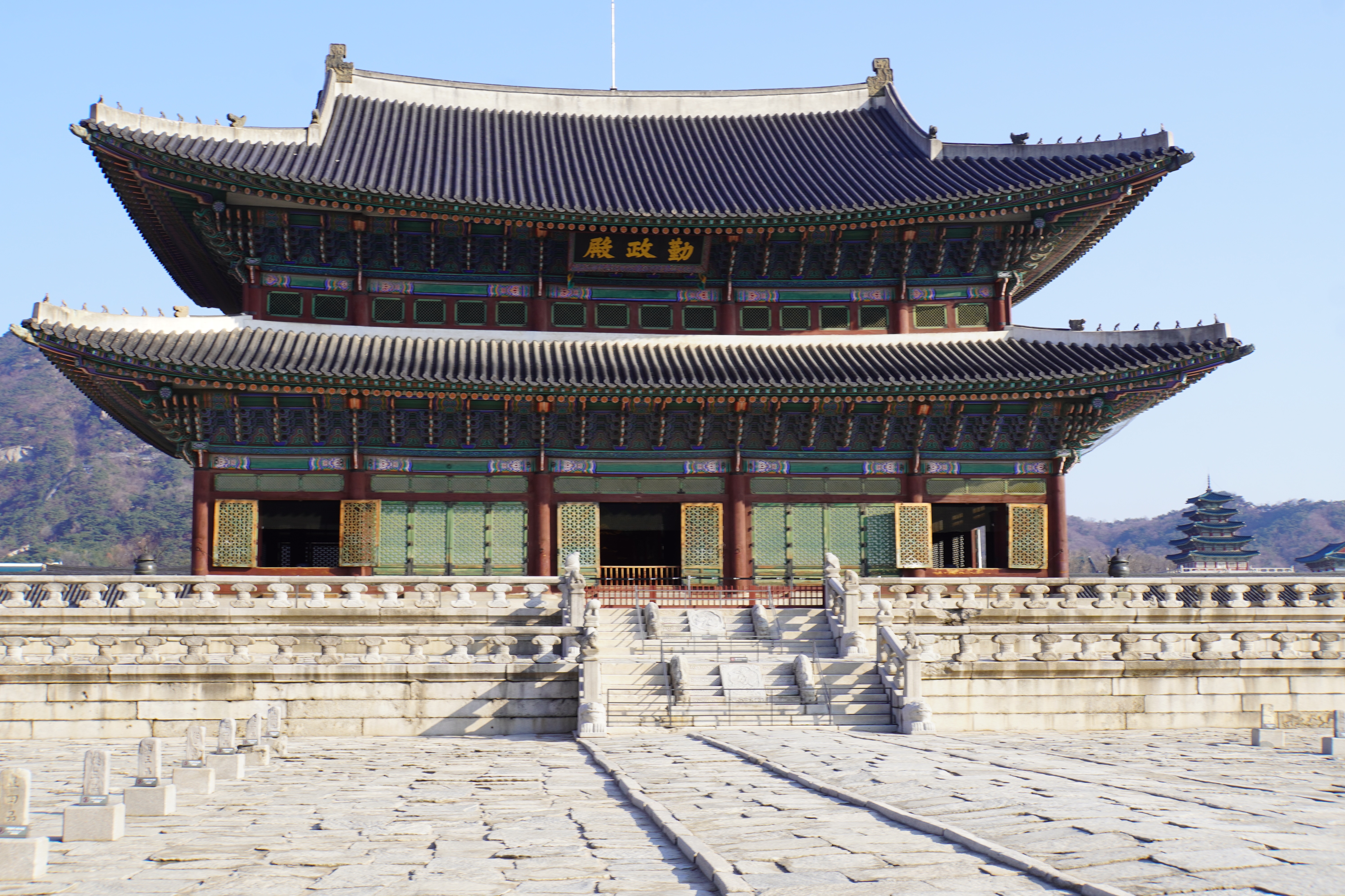 weiteres großes Palastgebäude