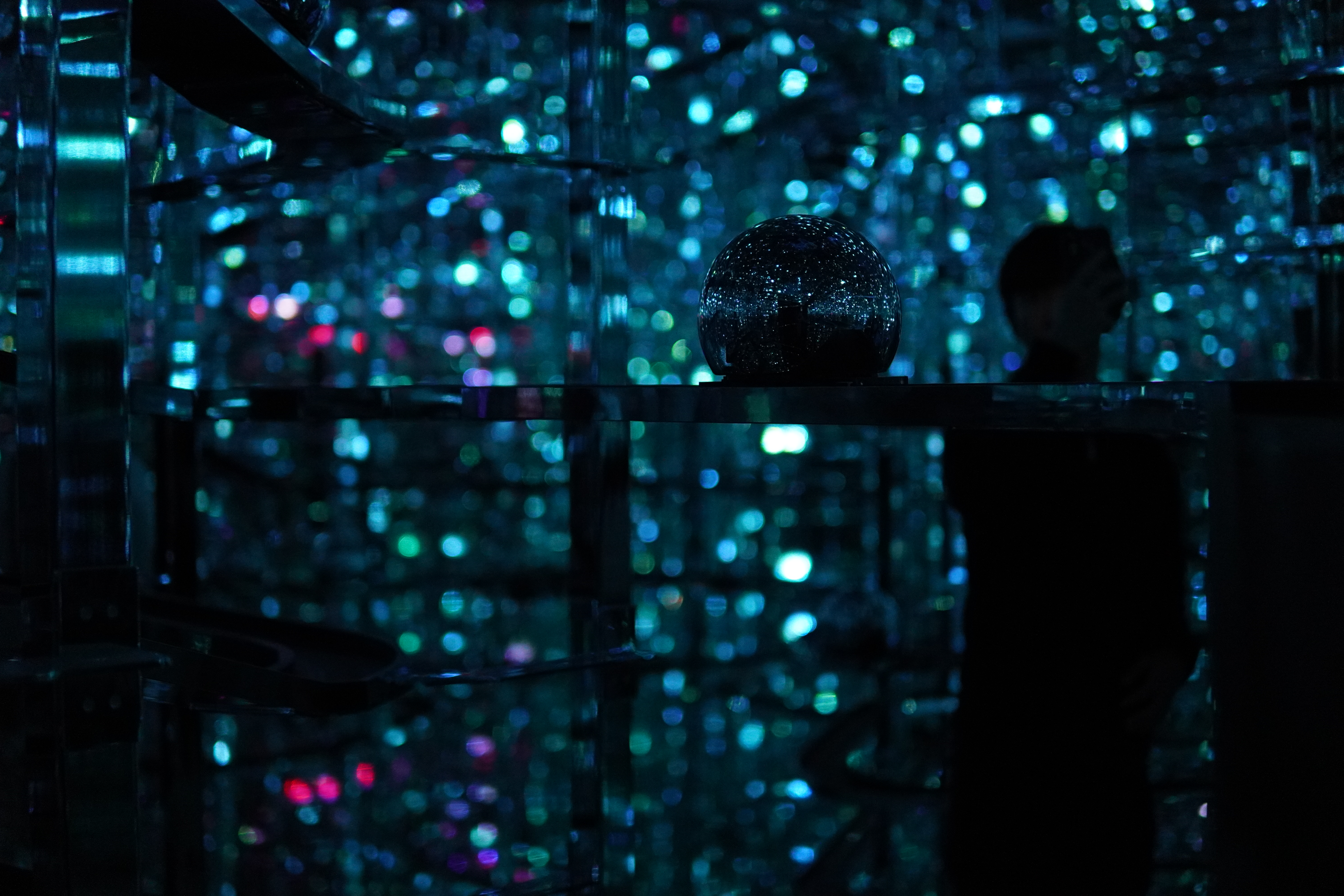 rollende Kugel mit Umgebung